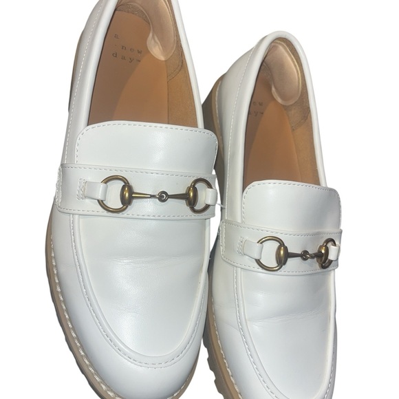 a new day White and Gold Loafers Slip-Ons - Picture 1 of 4